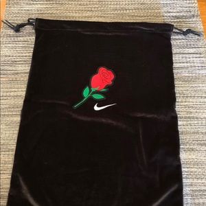 Nike Rose Velvet Soft Shoe Bag